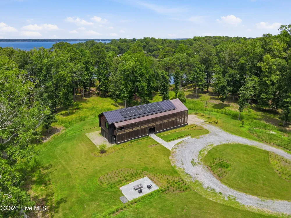 4725 Creeks Junction Road Blounts Creek, NC 27814