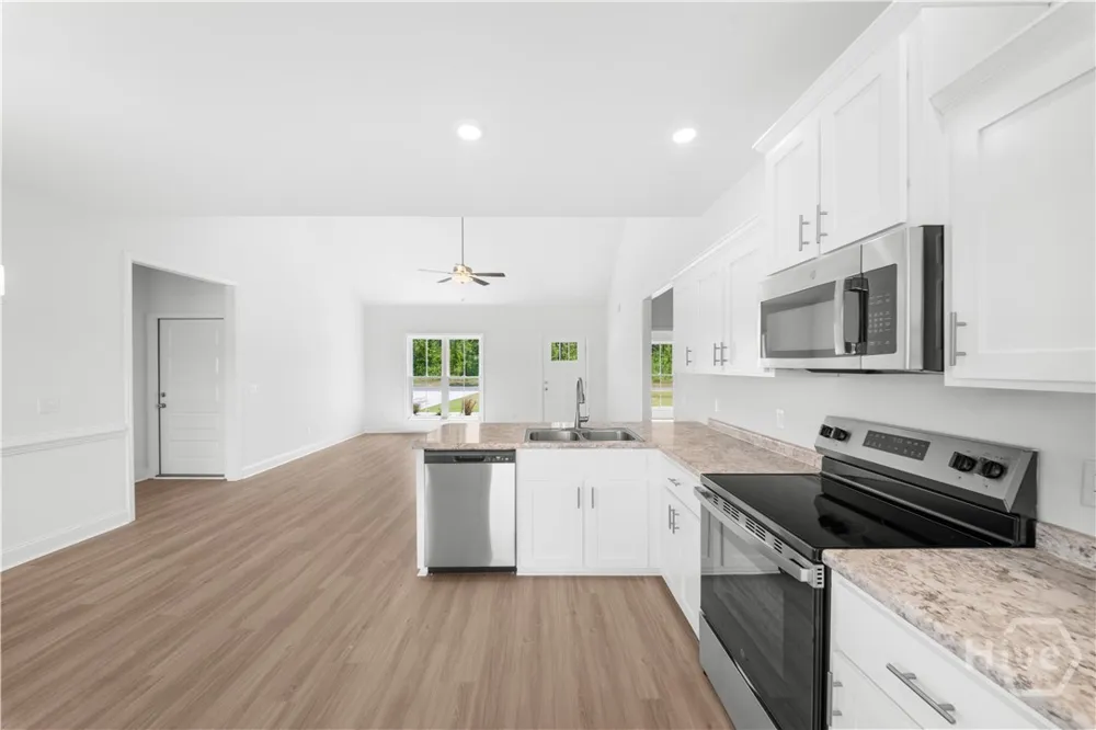 662 Belfast Loop Ellabell, GA 31308