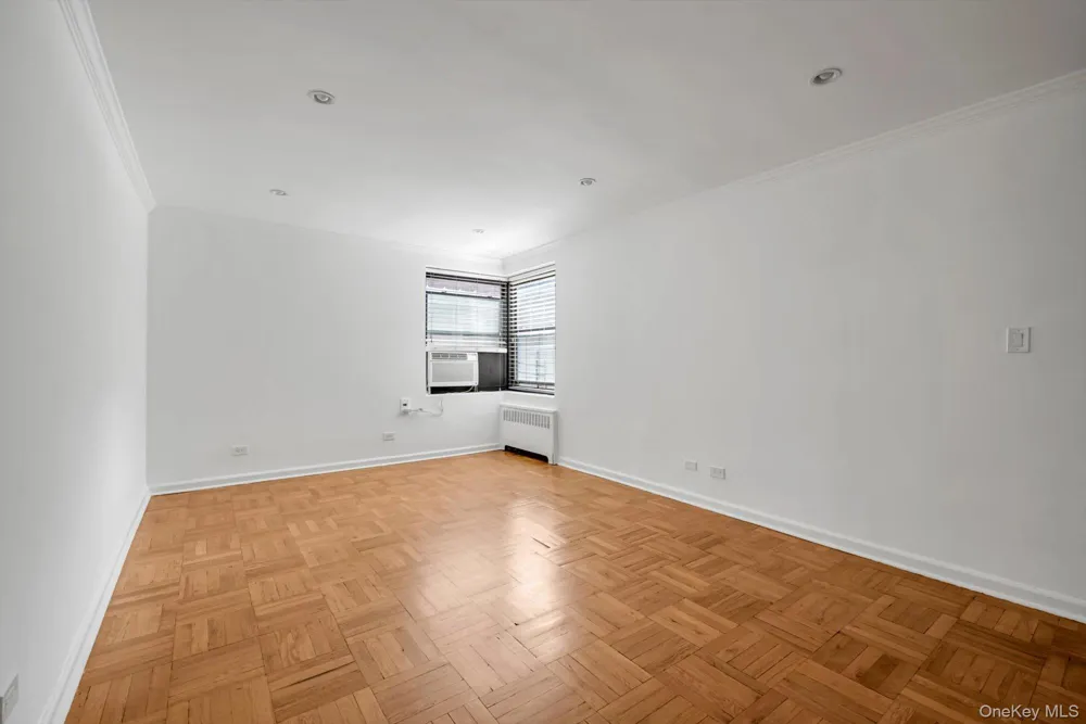 90-09 Northern Blvd #102 Jackson Heights, NY 11370