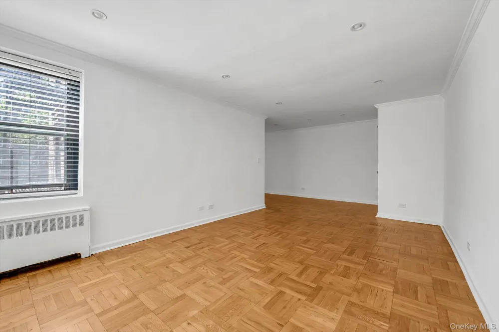 90-09 Northern Blvd #102 Jackson Heights, NY 11370