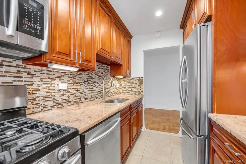 90-09 Northern Blvd #102 Jackson Heights, NY 11370