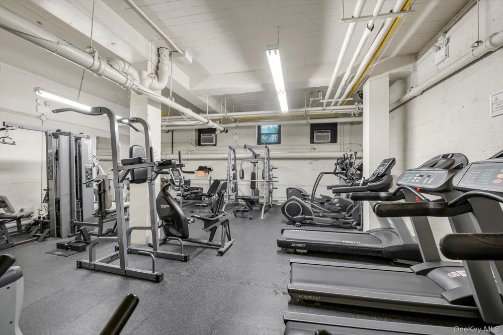 90-09 Northern Blvd #102 Jackson Heights, NY 11370
