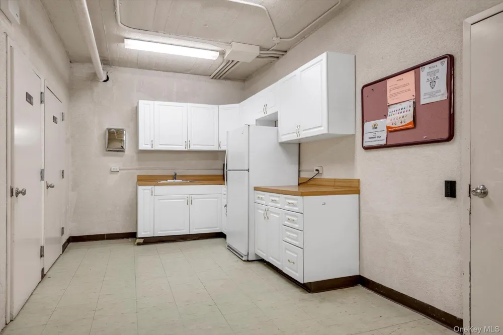 90-09 Northern Blvd #102 Jackson Heights, NY 11370