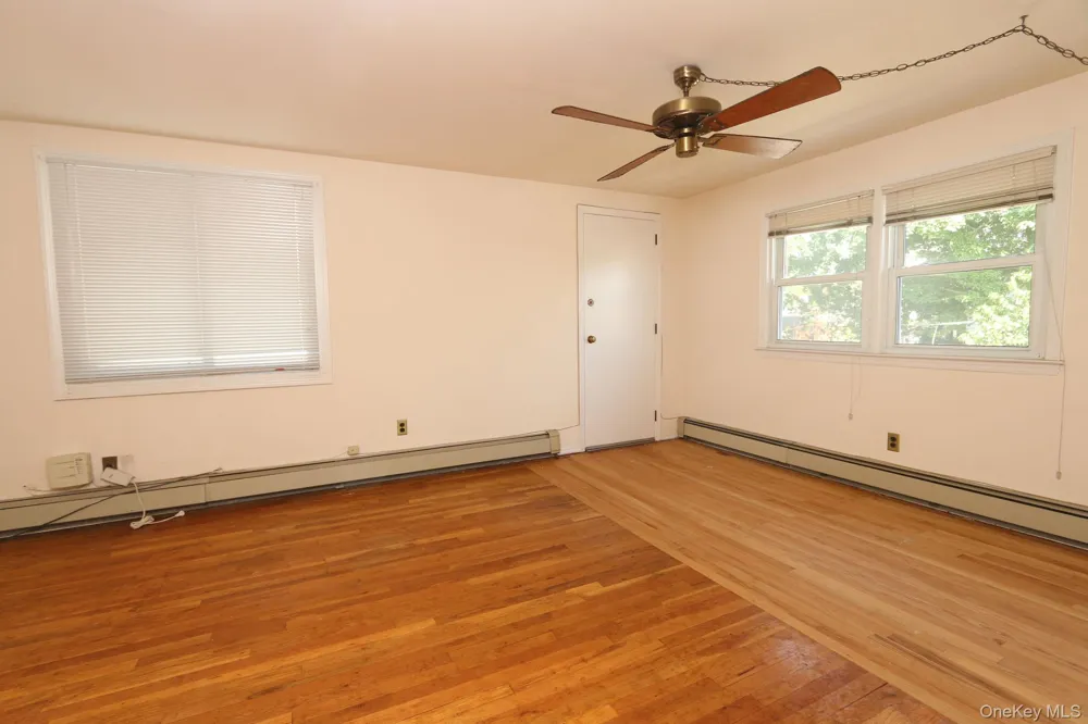 43 Ivanhoe Place Valley Stream, NY 11580