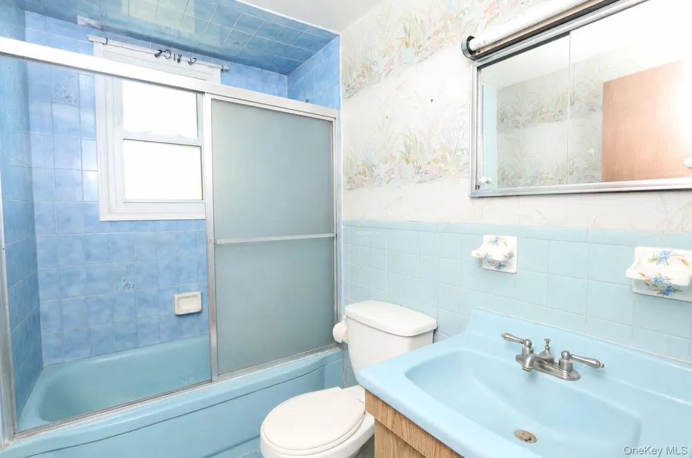 43 Ivanhoe Place Valley Stream, NY 11580