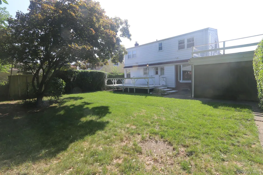43 Ivanhoe Place Valley Stream, NY 11580