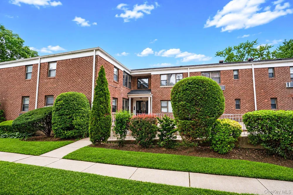 1205 E Broadway #F-24 Hewlett, NY 11557