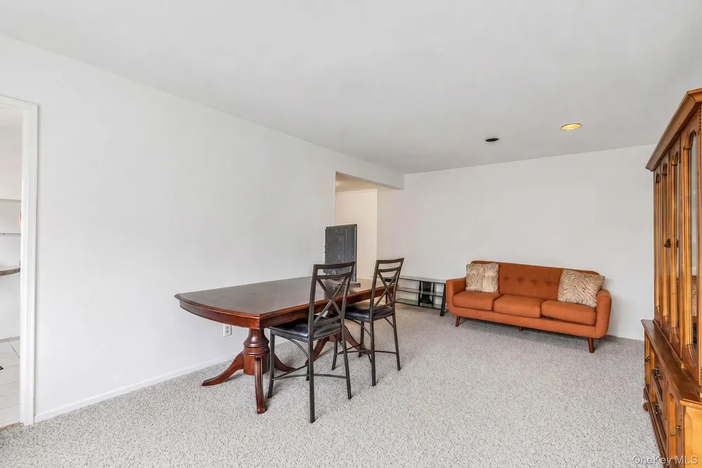 1205 E Broadway #F-24 Hewlett, NY 11557