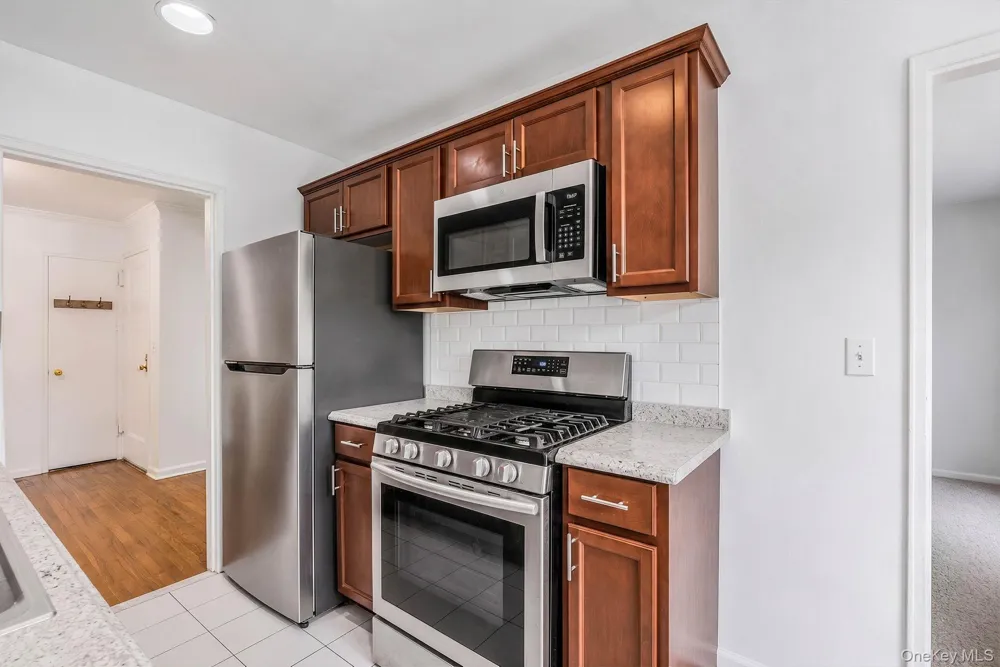 1205 E Broadway #F-24 Hewlett, NY 11557