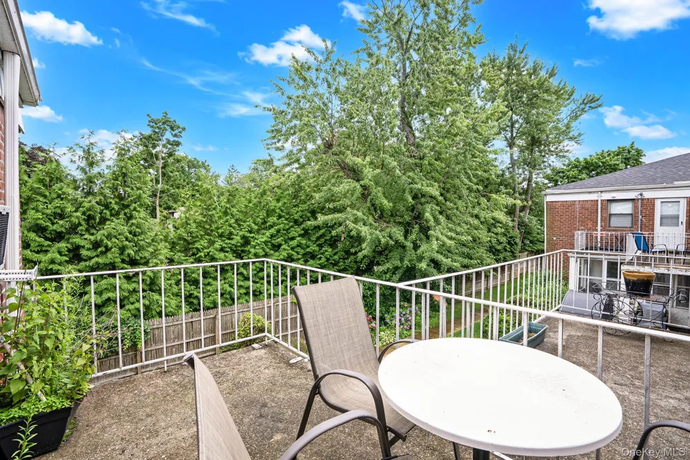 1205 E Broadway #F-24 Hewlett, NY 11557