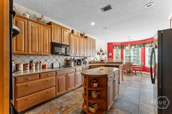19 Hollow Oak Drive Pembroke, GA 31321