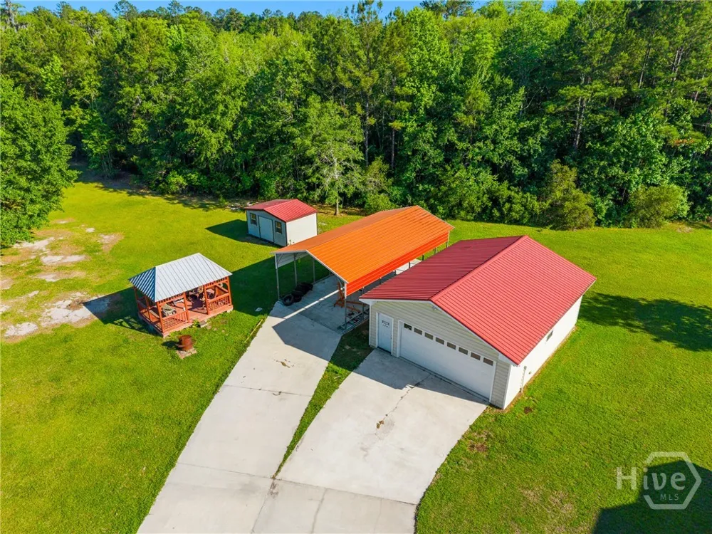 19 Hollow Oak Drive Pembroke, GA 31321