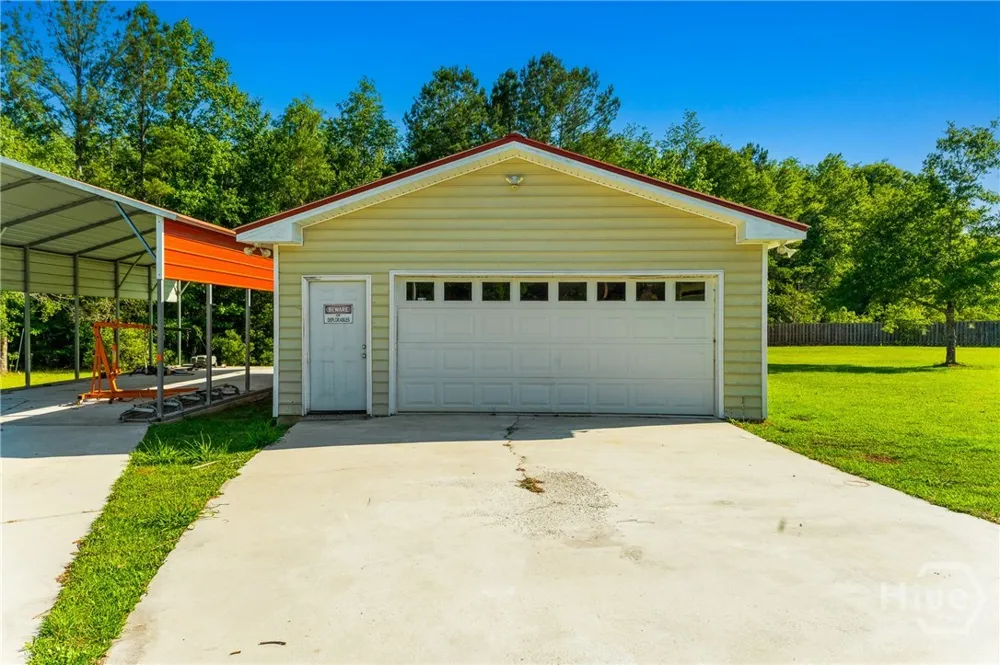 19 Hollow Oak Drive Pembroke, GA 31321