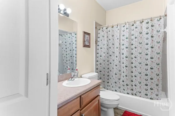 19 Hollow Oak Drive Pembroke, GA 31321