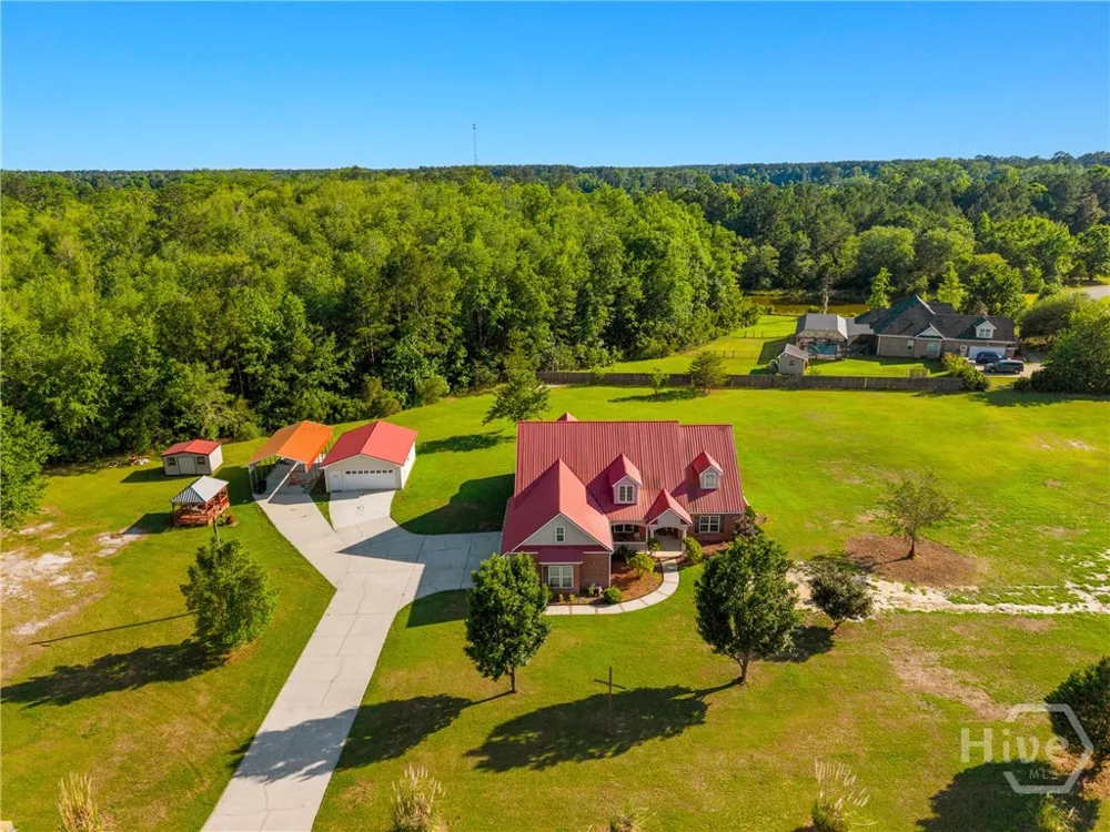 19 Hollow Oak Drive Pembroke, GA 31321