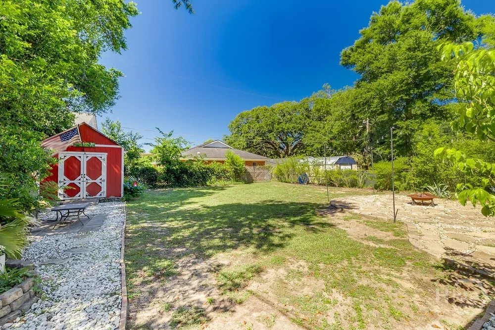 1610 E 50th Street Savannah, GA 31404