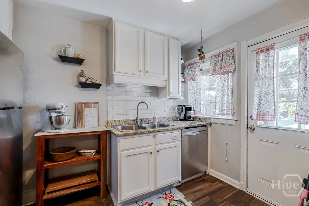 1610 E 50th Street Savannah, GA 31404