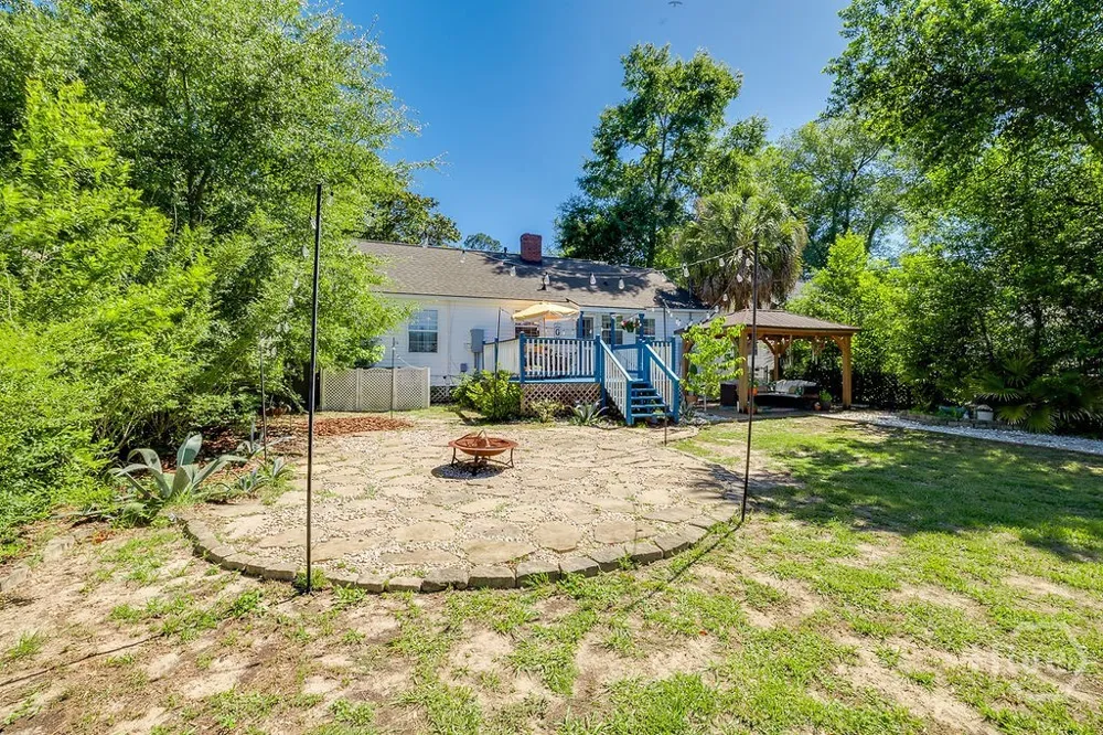 1610 E 50th Street Savannah, GA 31404