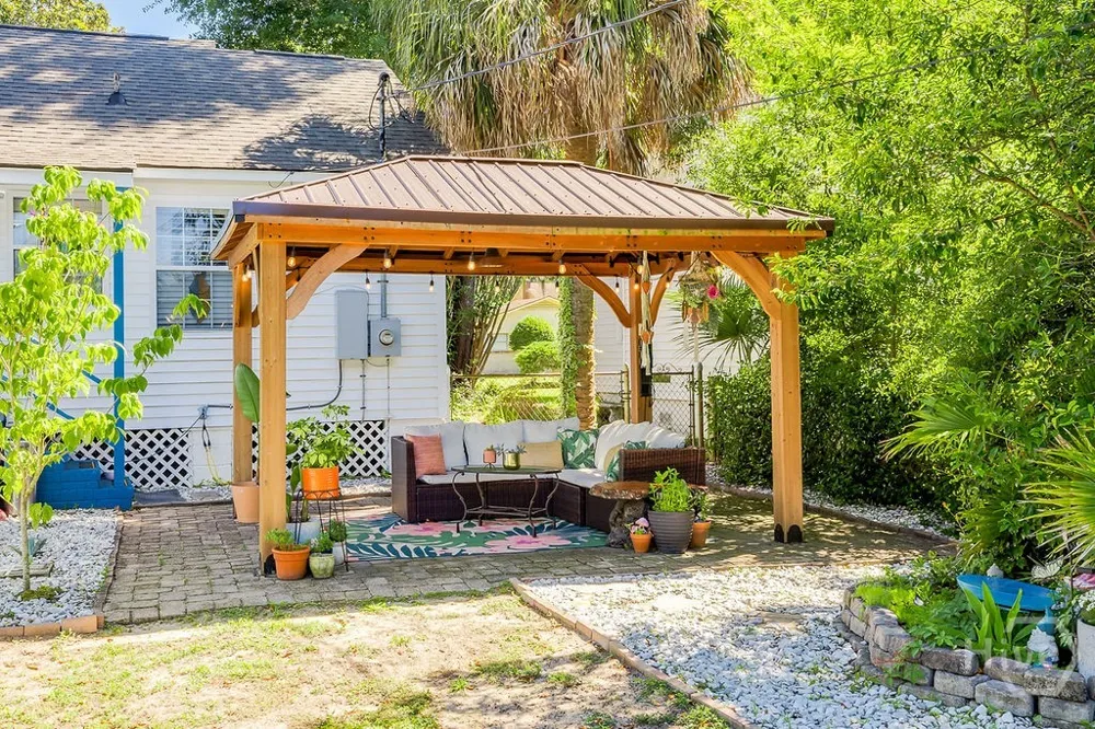 1610 E 50th Street Savannah, GA 31404