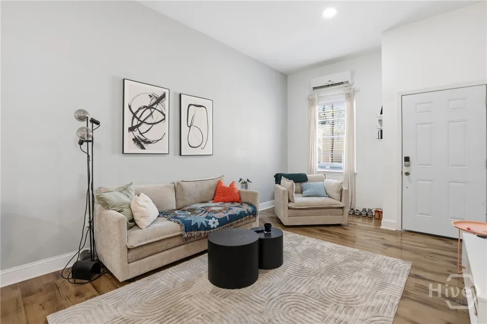 521 W 37th Street Savannah, GA 31415