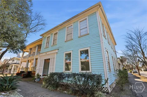 521 W 37th Street
