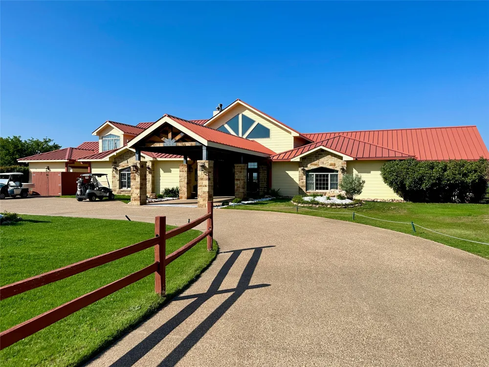 1078 Lake Breeze Drive Brownwood, TX 76801