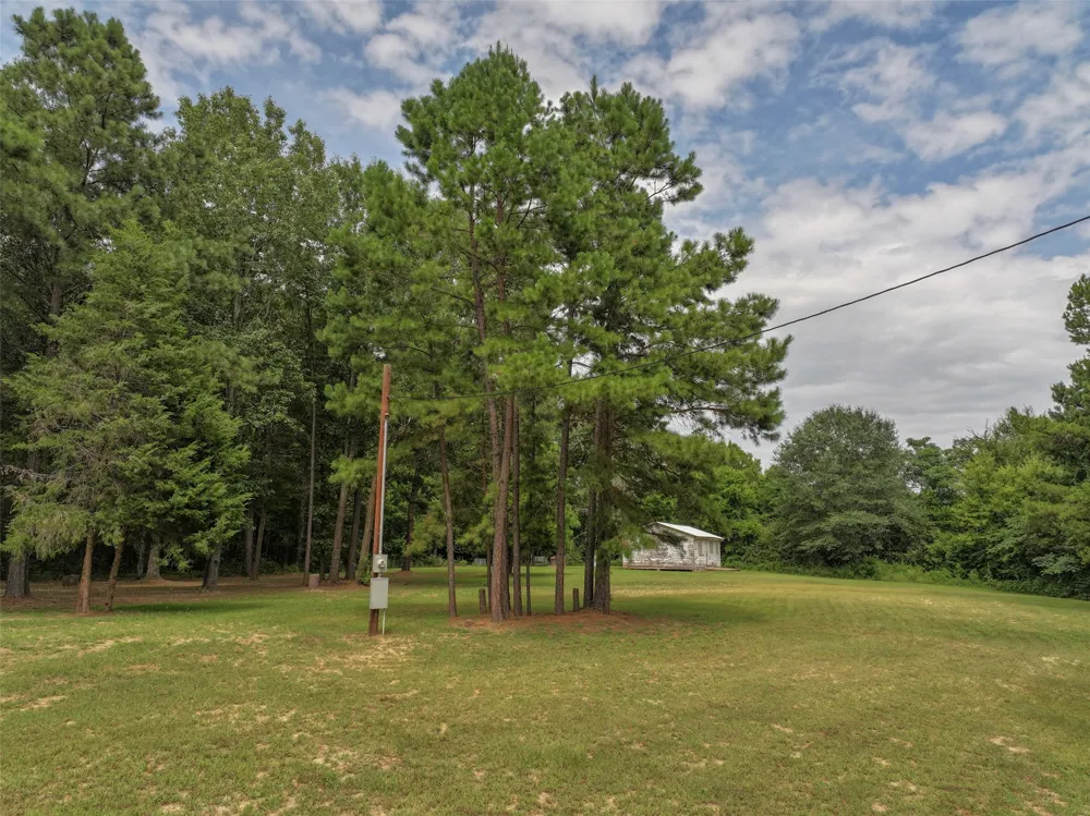 127 S County Road 1001 New Boston, TX 75570