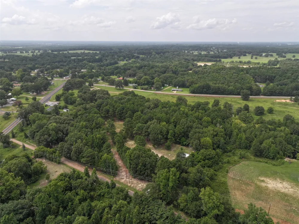 127 S County Road 1001 New Boston, TX 75570