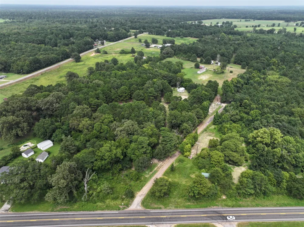 127 S County Road 1001 New Boston, TX 75570