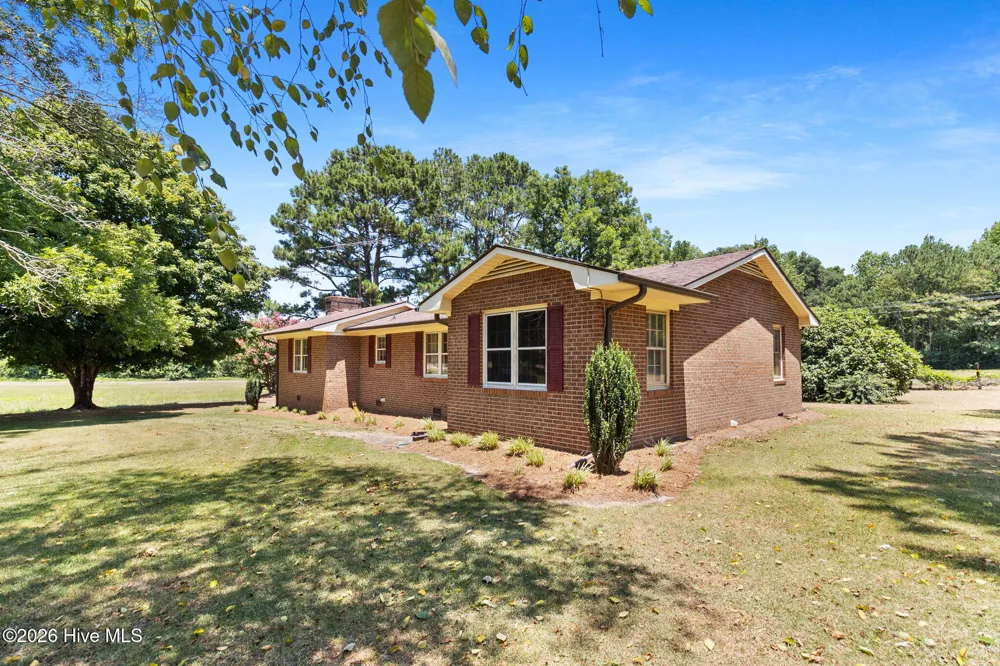 703 E Dr Martin L King Jr Boulevard Roseboro, NC 28382
