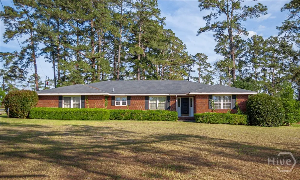 105 Edgewood Road Glennville, GA 30427