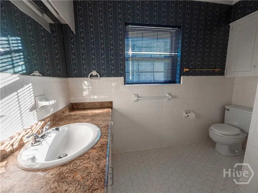105 Edgewood Road Glennville, GA 30427