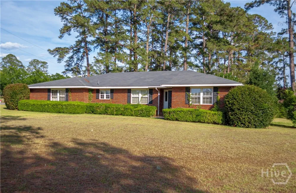 105 Edgewood Road Glennville, GA 30427