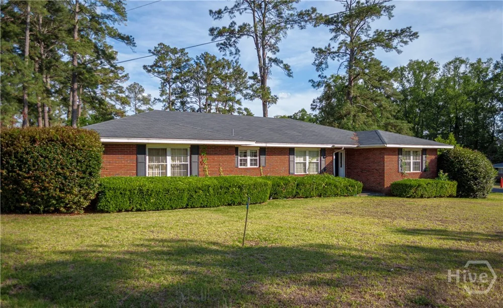 105 Edgewood Road Glennville, GA 30427