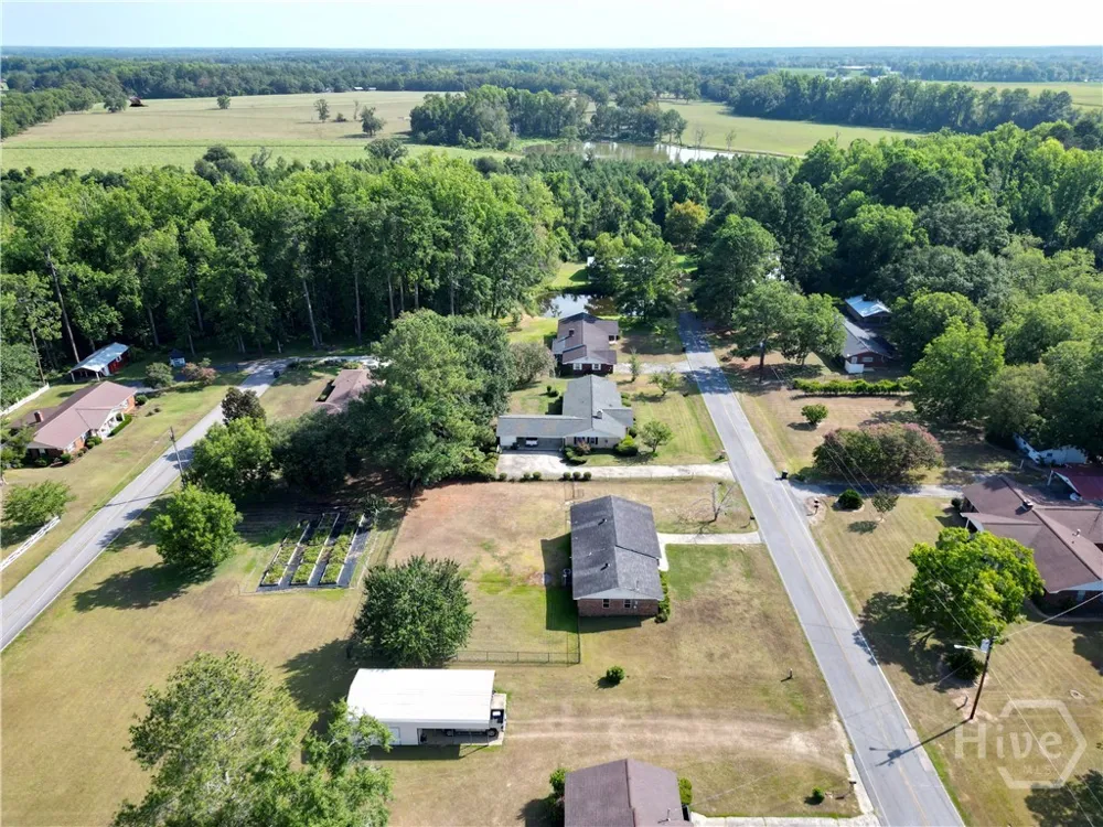 110 Queen Drive Glennville, GA 30427
