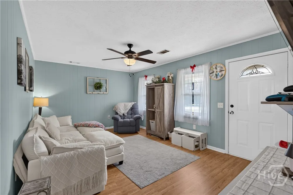 110 Queen Drive Glennville, GA 30427