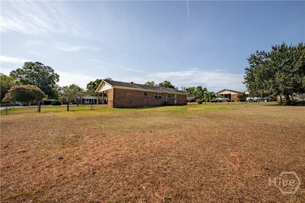 110 Queen Drive Glennville, GA 30427