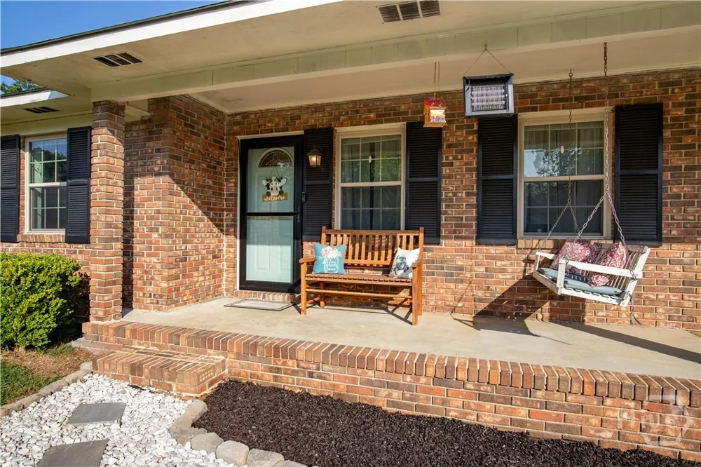 110 Queen Drive Glennville, GA 30427