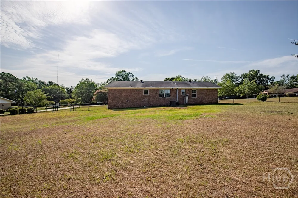 110 Queen Drive Glennville, GA 30427