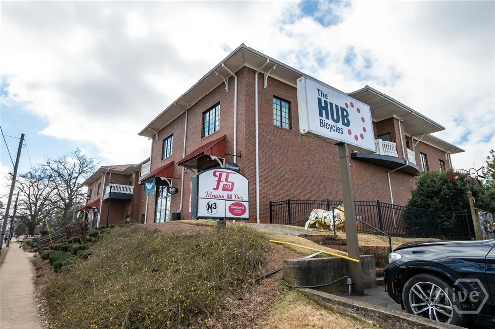 1439 Milledge Avenue Athens, GA 30605