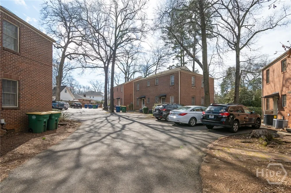 1439 Milledge Avenue Athens, GA 30605
