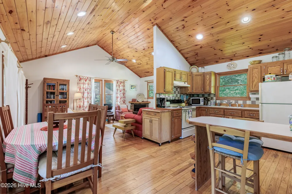 6488 Yellow Creek Road Robbinsville, NC 28771