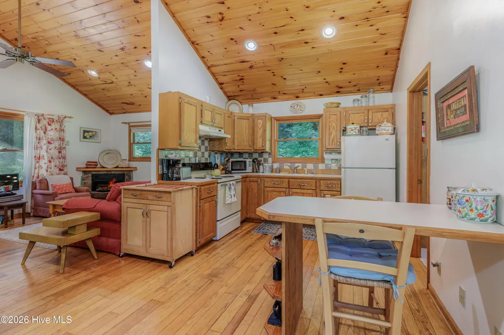 6488 Yellow Creek Road Robbinsville, NC 28771