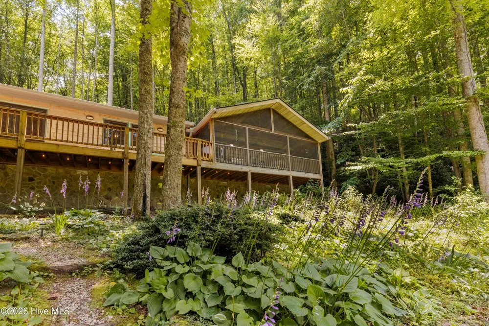 6488 Yellow Creek Road Robbinsville, NC 28771