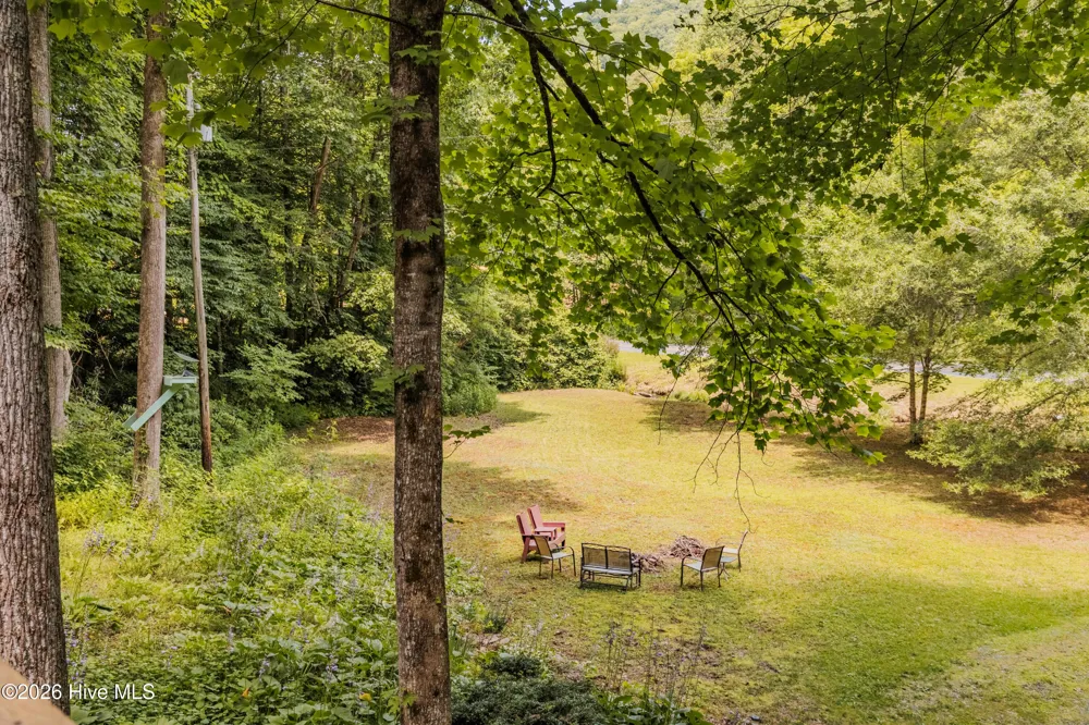 6488 Yellow Creek Road Robbinsville, NC 28771