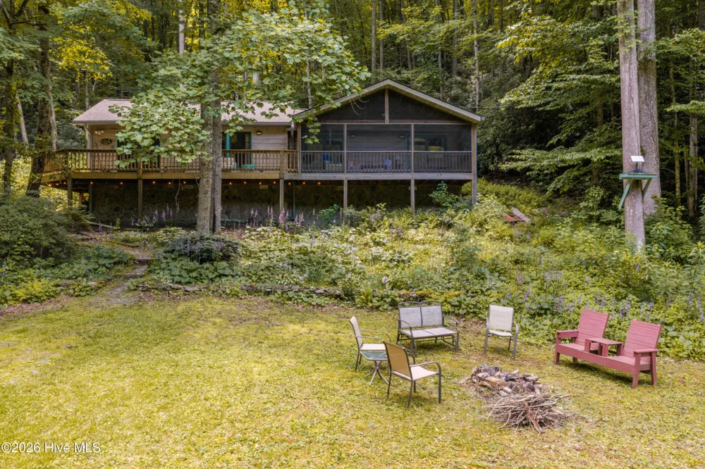 6488 Yellow Creek Road Robbinsville, NC 28771