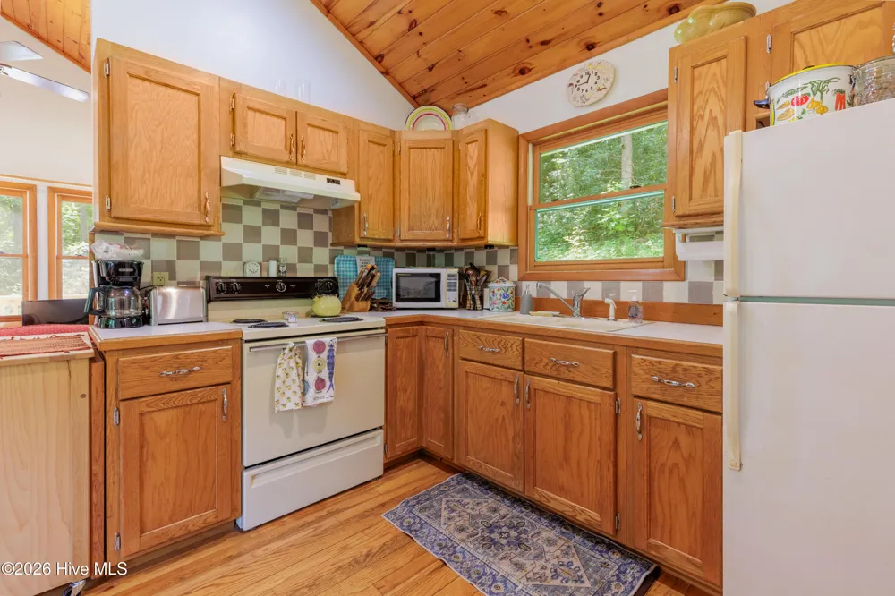 6488 Yellow Creek Road Robbinsville, NC 28771
