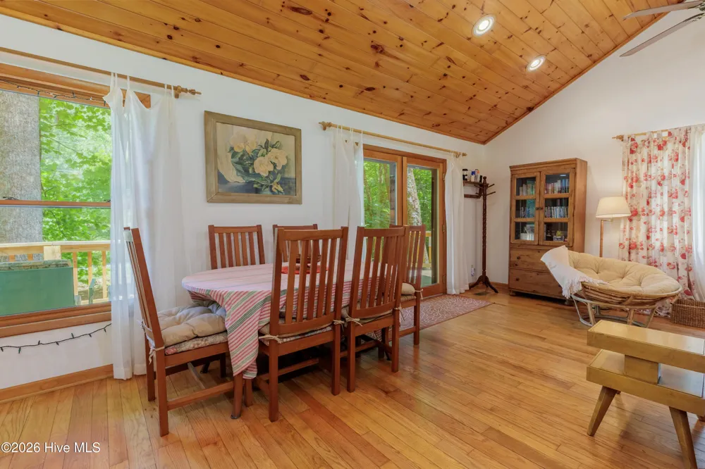 6488 Yellow Creek Road Robbinsville, NC 28771