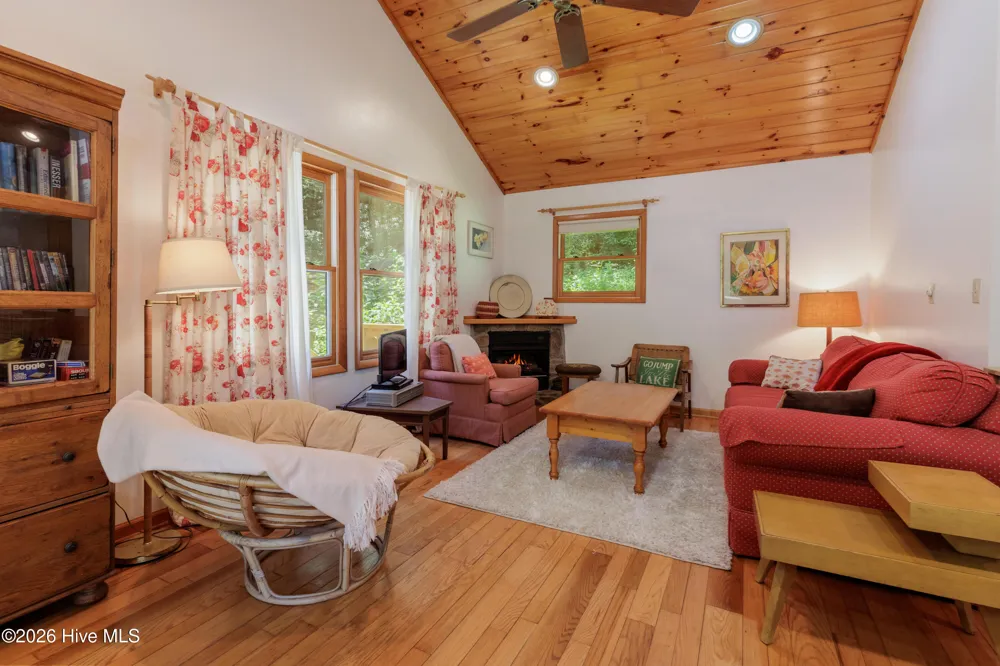 6488 Yellow Creek Road Robbinsville, NC 28771