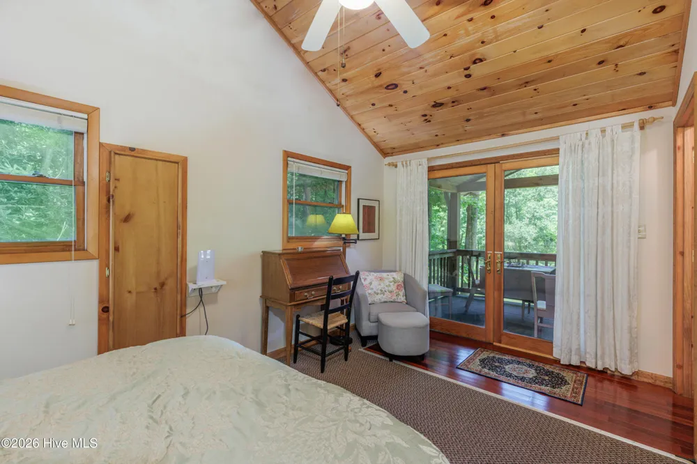 6488 Yellow Creek Road Robbinsville, NC 28771